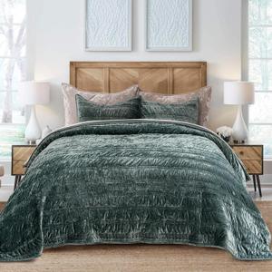 EVERGRACE Luxury Ruched Velvet Quilt King Size, Ultra Soft Bedspread Coverlet Set, Lightweight Velvet Comforter, Quilted Bedding Cover with 2 Matching Shams for All Season, Dark Green | Luxe Velvet, Soft, Opulent Sheen, Beautiful Colors, Oversized, Oeko-Tex Certified