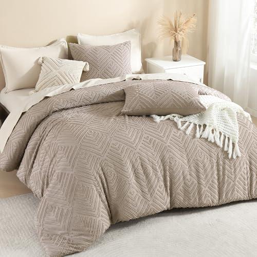 Litanika Oversized Queen Comforter Light Coffee, 3 Pieces Tufted Boho Farmhouse Bedding Comforter Set, Lightweight Fluffy All Season Comforter Set (98x98In Comforter & 2 Pillowcases)