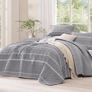 Andency Oversized Super King Plus Quilt Set Grey, 3 Pieces Boho Lightweight Soft Striped Bedspread for All Season (128"x120"), Gray Printed Bohemian Polyester Reversible Coverlet Comforter Sets