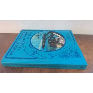 Twenty Thousand Leagues Under the Seas (English and French Edition)