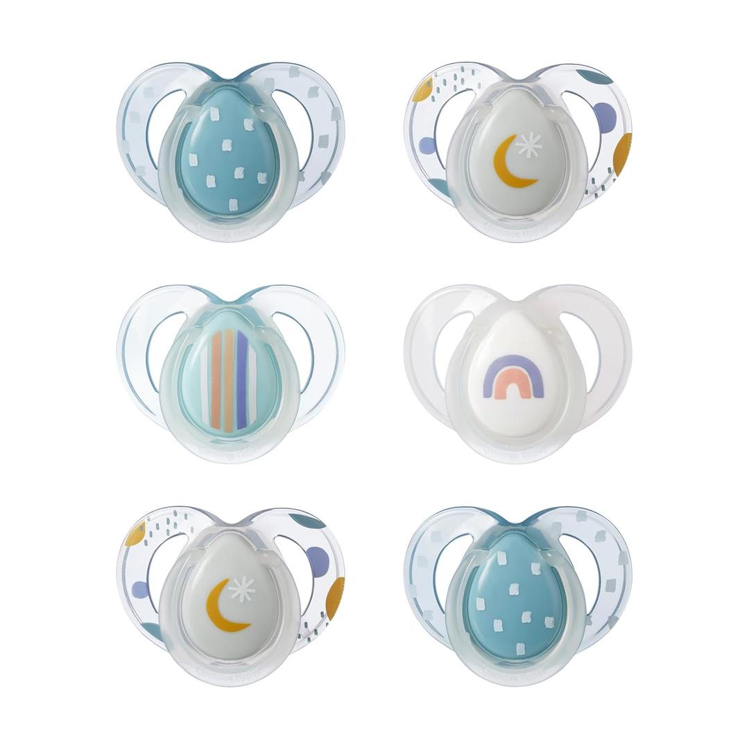 Tommee Tippee Night Time Pacifier, 6-18 Months, Symmetrical Silicone Baglet, BPA-Free Binkies, Glow in The Dark Technology, Blue Rainbow, Pack of 6