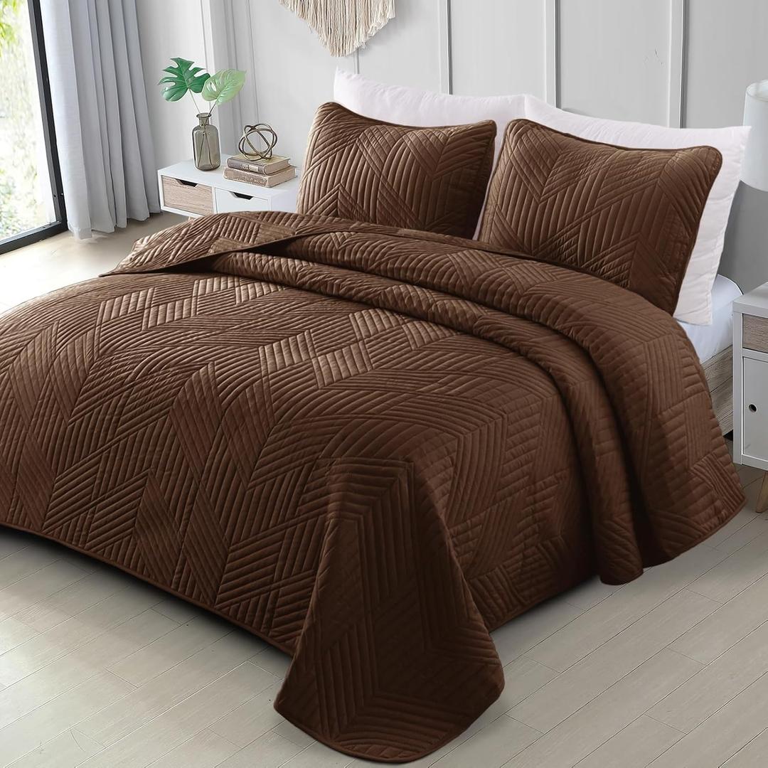 Exclusivo Mezcla Ultrasonic Full Queen Quilt Bedding Set, Lightweight Brown Bedspreads Soft Modern Geometric Coverlet Set for All Seasons (1 Quilt and 2 Pillow Shams)