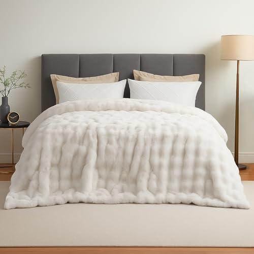 Amélie Home Faux Fur Throw Blanket for Bed, Ultra Soft Fuzzy Plush Bubble Blanket for Bedroom & Bed Decor, 108"x90", Cream White