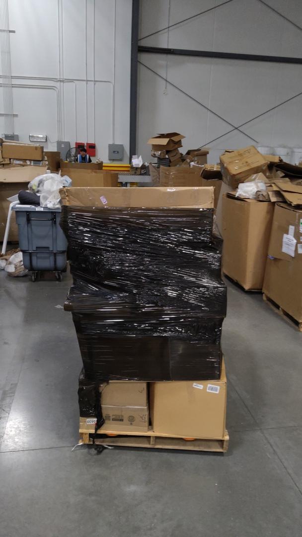 Pallet of Salvage Items 