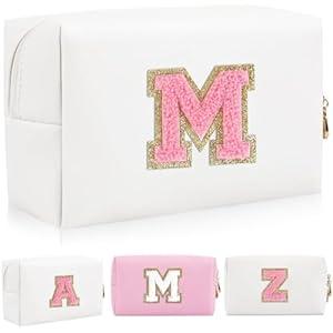 ONEDIGI Preppy Makeup Bag, Personalized Initial Letter Patch Makeup Bag, Large Capacity Cosmetic Bags for Women, Cute PU Leather Waterproof Travel Toiletry Bag for Teen Girls (Letter M, White)