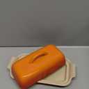 Le Creuset Stoneware Heritage Butter Dish, Flame (8.3" x 4.1" x 3")