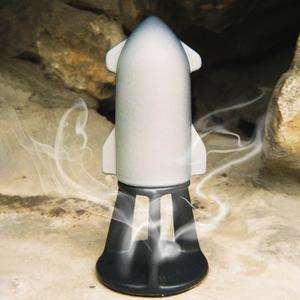 Cyberpunk Starship Incense Burner Holder with Airflow Smoke Effect – Fidget-Friendly Rocket Aromatherapy Decor for Mindfulness, Relaxation, Yoga, Meditation