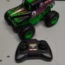 Monster Jam, Official Grave Digger Remote Control Monster Truck, 1: 24 Scale, 2.4 Ghz, for Ages 4 & Up