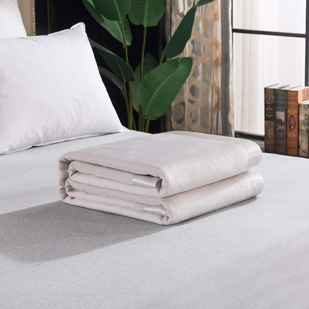 EP Mode Luxury Mulberry Silk Blanket with Silk Charmeuse Border (Whisper White, Queen 88" x 88")