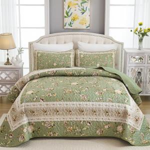 Xruibed Sage Green Quilt Set King Size, 3PCs Antique Rose Sage Green Quilt Coverlet Set, Lightweight Soft Microfiber Floral Bedspread with 2 Pillowcases for All Season (King Size 110"x90")