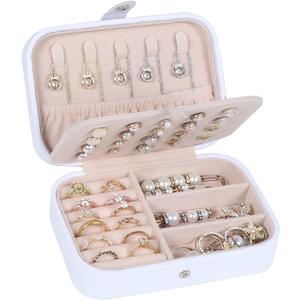 Hatori Travel Jewelry Box, PU Leather Small Jewelry Organizer for Women Girls, Portable Mini Travel Case Display Storage Holder Boxes for Stud Earrings, Rings, Necklaces, Bracelets (White Beige)