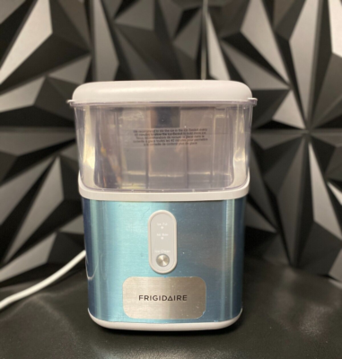 Frigidaire 33LBS Crunchy Chewable Nugget Ice Maker EFIC228-AMZ