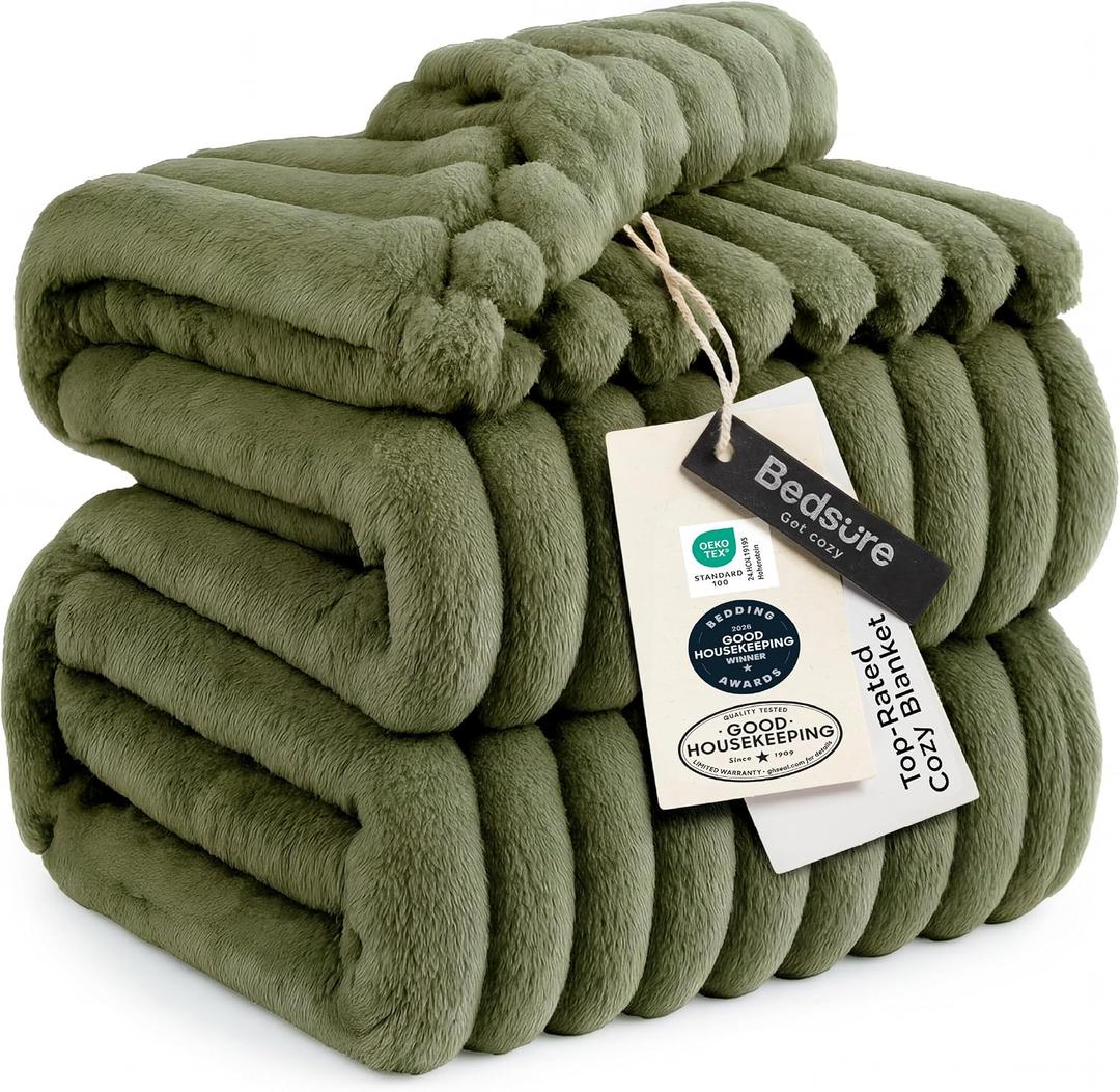 Bedsure GentleSoft Moss Fleece Queen Blanket for Couch - Cozy Soft Blankets for Women, Cute Small Throws for Girls, 90x90 Inches