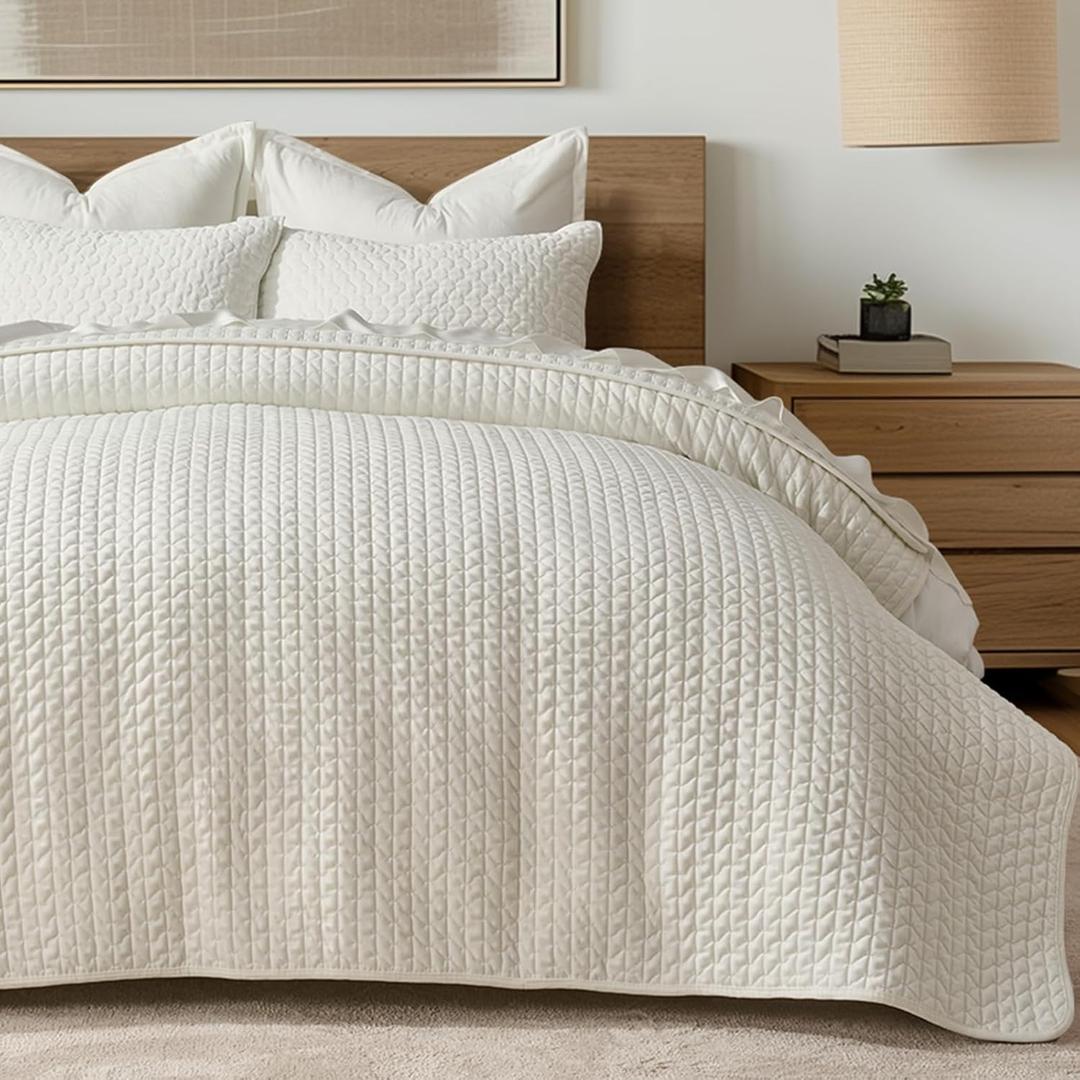 EverGrace Luxury Velvet Quilt Set King Size 3 Piece, Soft Cross-Stitch Velvet Comforter Set with Pillow Shams, Lightweight Coverlet Bedspread Bedding Set for All Seasons, Cream White