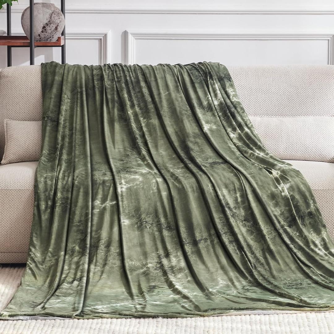 Guohaoi Cooling Throw Blanket for Hot Sleepers, Full Size 60''90'' Lightweight Breathable Summer Bed Blanket for Couch, Arc-Chill Q-Max >0.5 Cool Fiber,Lightweight Tie Dye Blanket Green