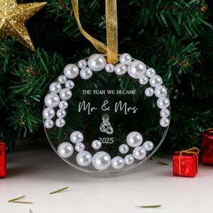 2 x Premium Wedding Gifts for Couples 2025 Mr and Mrs Bridal Shower Newlywed Couple Crystal Glass First Christmas Married Ornament (Galss Mr & Mrs-Ring)
