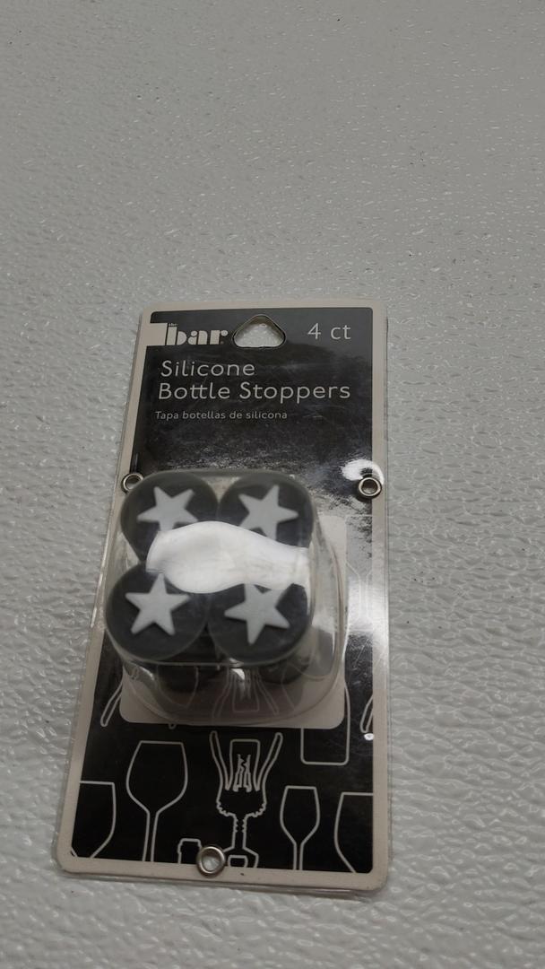 (4-Pk) Jacent Reusable Wine Bottle Stoppers Black with White Star Silicone