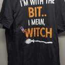 I´m With The Witch Funny Halloween Men T-Shirt, 3XL