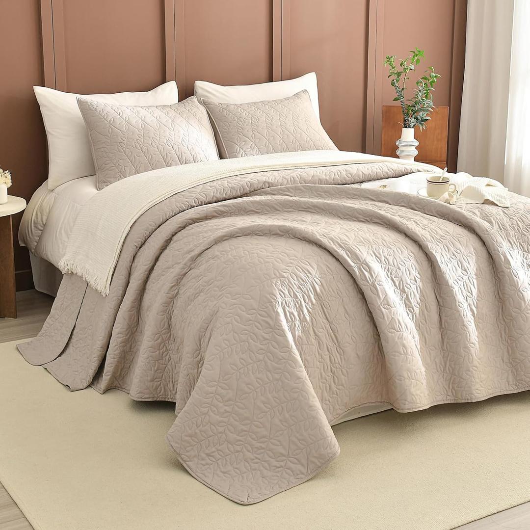 Sanracie Oversized King Quilt Bedspreads 128"*120", 100% Cotton Linen Colored Cal King Quilt Bedding Set Leaves Quilting Extra Wide Large Lightweight 3Pcs Coverlet King Size for All Season