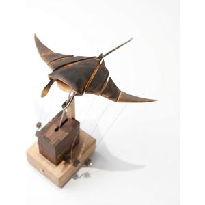 Handcrafted Wooden Kinetic Manta Ray Sculpture - Fluid Motion Automata Desk Decor, Solid Walnut Wood Office Accessory, Unique Relaxation Gift for Men Dad Husband, No Assembly Required
