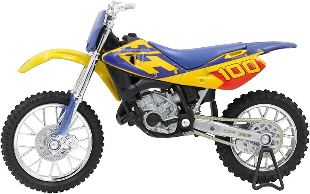Welly CR125 Off-Road Die Cast Motorcycle Replica, 1:18 Scale Model