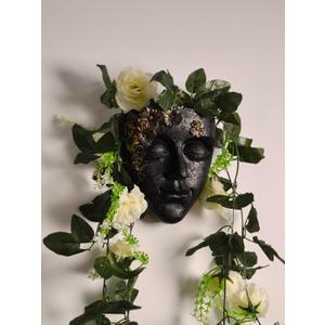 Face Shape Wall Planter Elegant Black Resin Wall-Mounted Head Pot with Drainage Hole Unique Small Vase Holder for Flower,Succulents, Hanging Plants for Plant Lovers