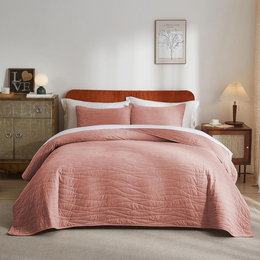 Velvet Quilt Set King Quilt, Lightweight Soft King Comforter Set, Bedspread Coverlet with 2 Matching Pillow Shams, Velvet Comforter Bedding Set for All Season (Pink, Wave) (King/Cal.King (106" x 96"))