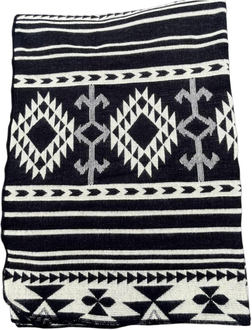 Alpaca Wool Blanket Queen 94x78 in | Ultra Soft, Non-Itchy & Breathable | Premium Alpaca Blanket | Warm, Hypoallergenic Natural Fiber | Handmade Luxury Throw for Bed or Sofa (Black)