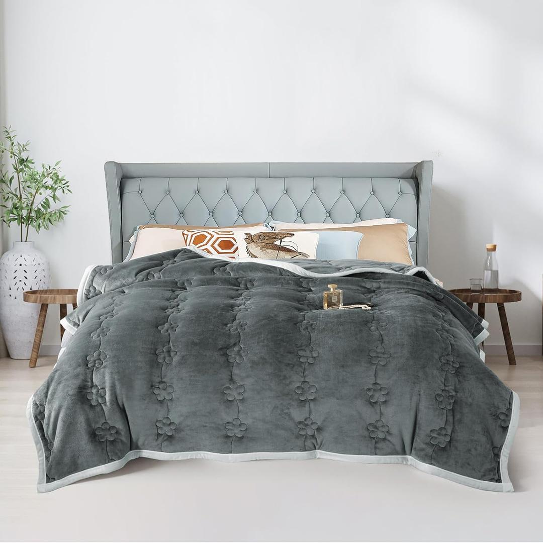 ShowyLive Extra Thick Blanket for Sofa Recliner Bed, Warm 3 Layers Flannel Blanket for Winter Autumn, Plush Quilt, Breathable Velvet Comforter, Washable Throw Blanket 810gsm (Grey 200x230cm)
