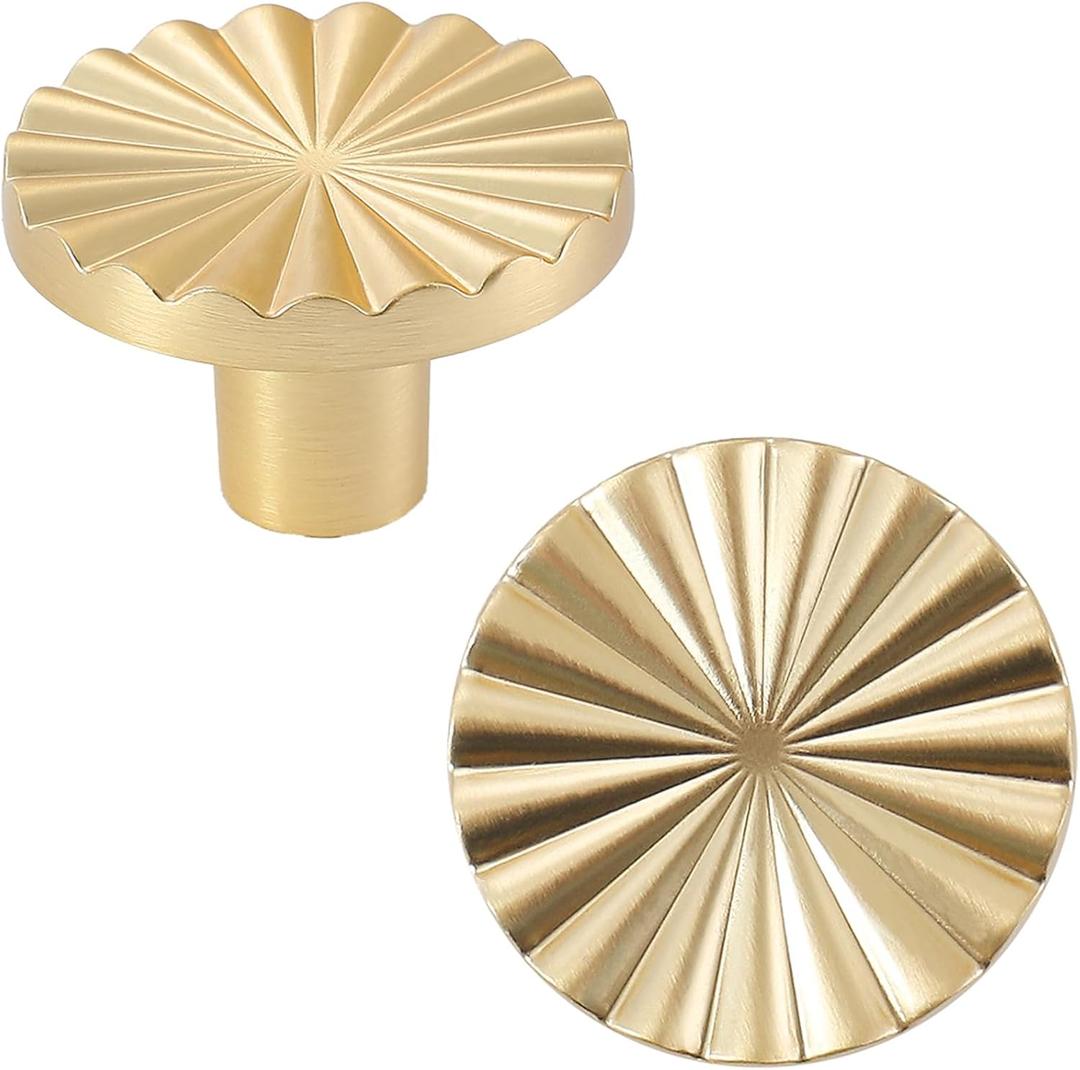 6 Pack Gold Cabinet knobs Kitchen Cabinet Pulls with Vintage Cupboard Drawers Hardware Dresser Drawer Handles Kitchen Cabinet Handles (Single Hole, 6 Pack, Brushed Gold)
