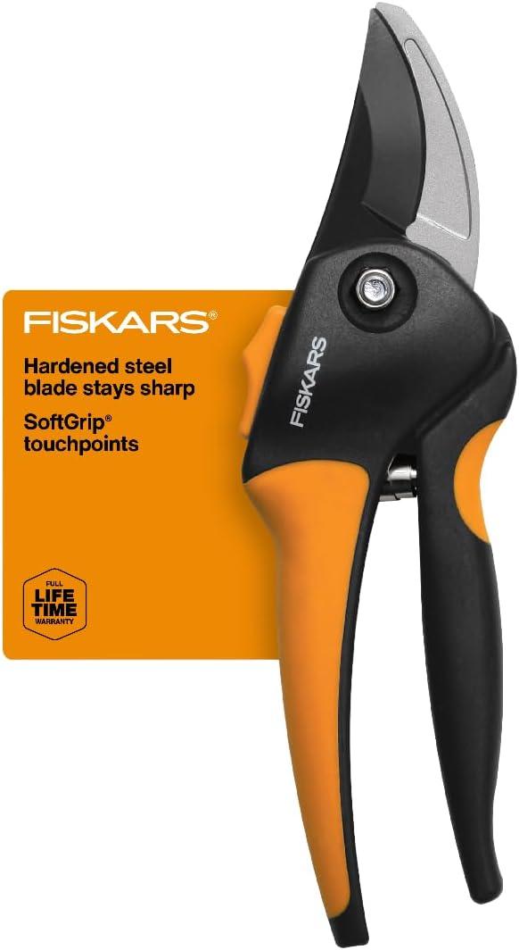 Fiskars Bypass Pruning Shears, Branch Cutter with 5/8" Cut Capacity, Garden Shears with Sharp Steel Blade, Rust Resistant, Ergonomic Pruners with Comfort Handle and Safety Lock, Gardening Hand Tools (Small)