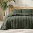 Bedsure Queen Quilt - Prewashed Extra Soft Cotton-Like Polyester Quilts Queen Size, Lightweight Comforter, Includes 1 Quilt 90x96 Inches with 2 Shams, Machine Washable, Dark Green