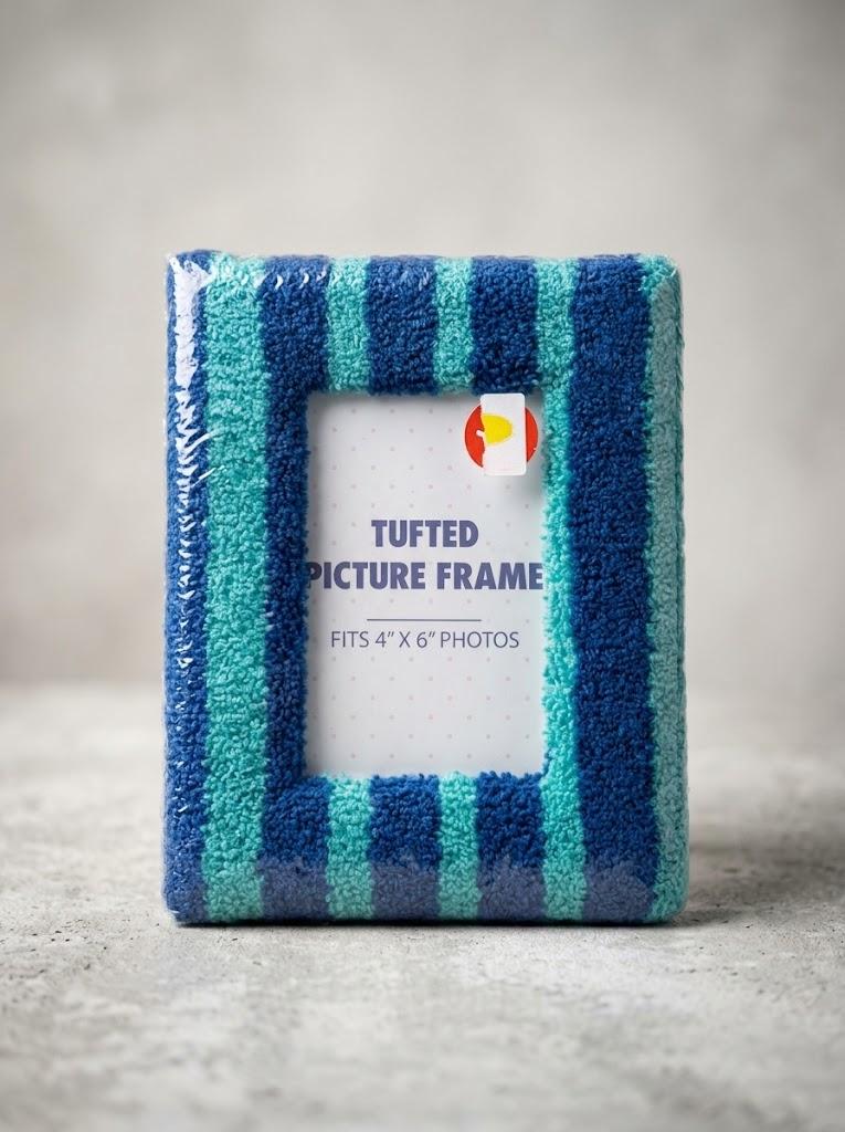 Tufted Picture Frame 4x6"