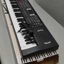 61 Keys Electronic Digital piano, Portable Keyboard Piano with Built-in Speaker and Microphone, Sheet Stand and Power Supply, Keyboard Piano Teaching Gift for Beginners Eelectric