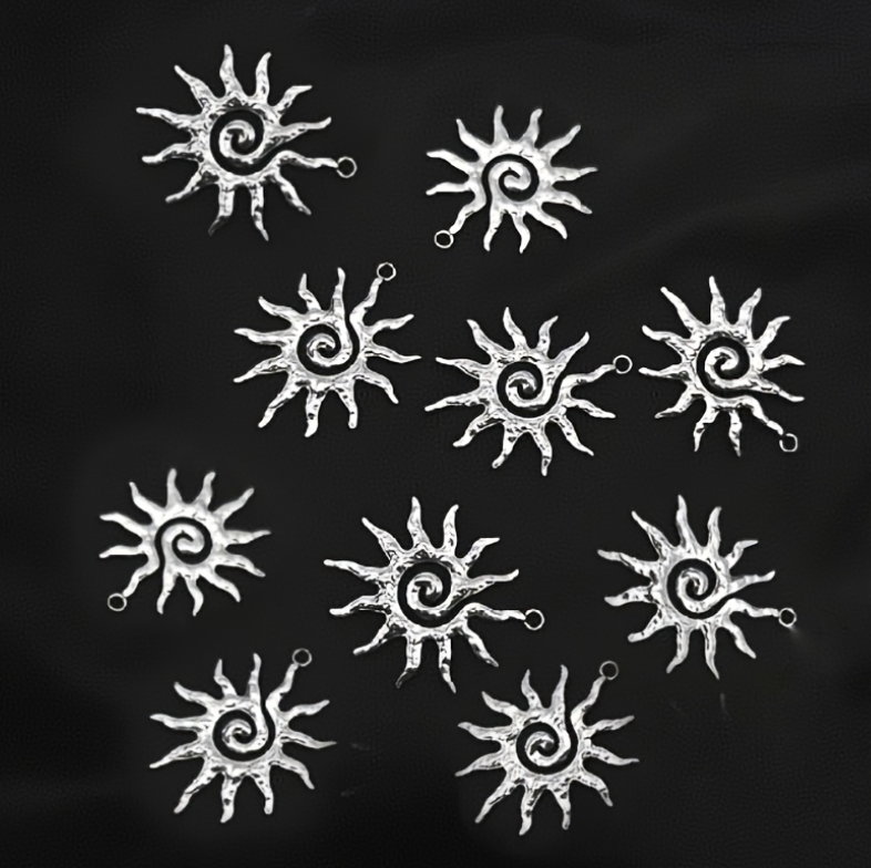 17pcs Stainless Steel Swirl Hollow Sun Diy Pendant