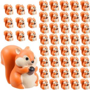 50 Pcs Mini Squirrel Figurines, 2.1 x 1.4cm Resin Squirrel Decor Bulk Adorable Garden Accessories for Moss Landscape DIY Terrarium Home Decor