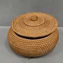Hipiwe Round Rattan Boxes with Lid Natural Woven Storage Basket Bin Multi-Purpose Wicker Tray Weaving Decorative Shelf Basket Farmhouse Picnic Bread Fruit Table Storage Basket (Large8.9"D x 4.7"H)