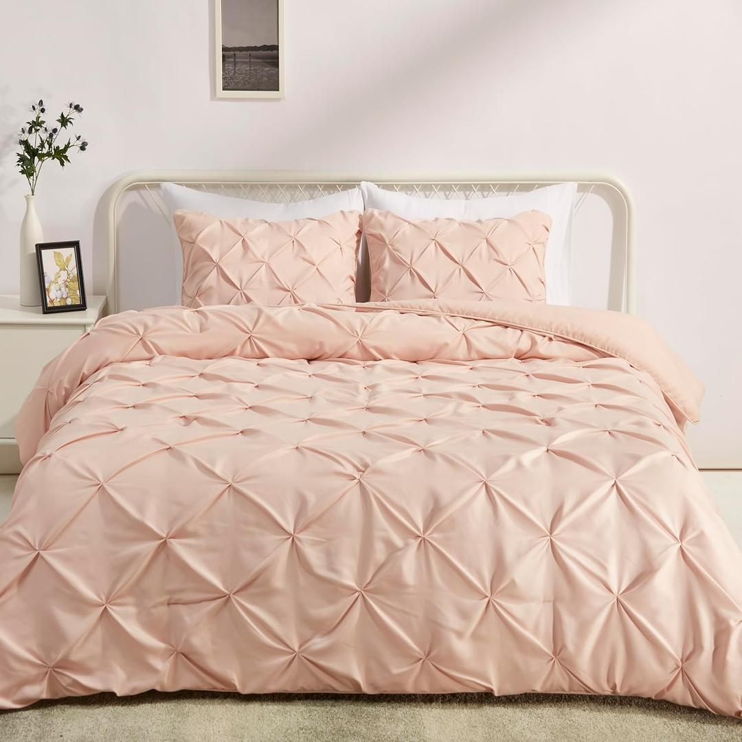 Amazon Basics Queen Size Comforter Sets, All-Season Down-Alternative 3-Piece Bedding Set, Pinch Pleat Design, Full/Queen Size, Blush