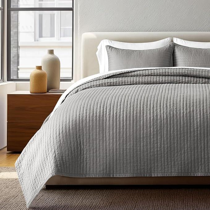 EVERGRACEHOME Cotton Sateen Quilt Set, King Size, Fog Gray
100% Cotton, Channel Stitch Coverlet Bedspread, Pre-Washed Lightweight Soft Bedding Set for All Season, 3 Piece, with 2 Shams