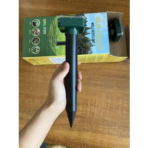 Mole Repellent for Lawns 8 Pack, Solar Powered Mole Repeller Ultrasonic Gopher Deterrent, Outdoor Waterproof Vole Vibration Stakes,Sonic Spike for Rodent Groundhog Snake Chipmunk