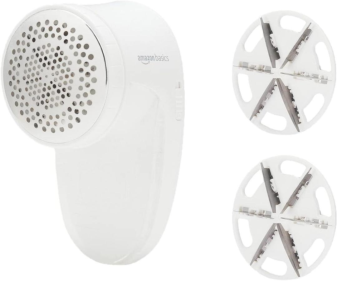 Amazon Basics Battery Operated Fabric Shaver for Lint and Fuzz Removal, Includes 2 Spare Blades, White