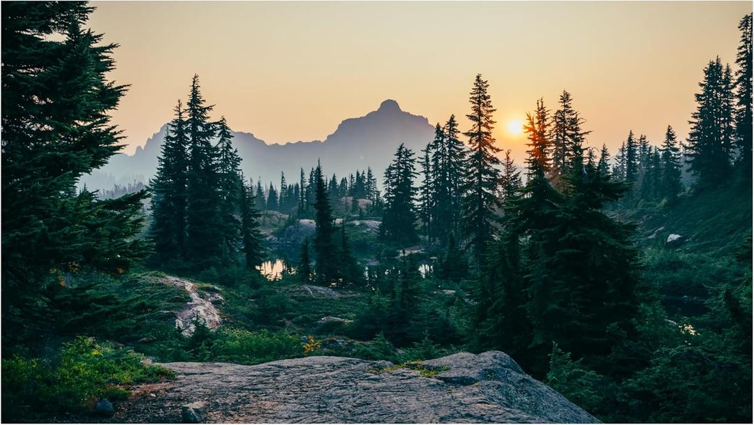 Enovoe 1000 Piece Jigsaw Puzzle - Lassen National Park California - Scenic Snow-Covered Mountains and Frozen Lake - Paper Puzzle for Adults - Multicolour - Ideal for Home Decor and Stress Relief
