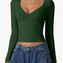 QINSEN Women's Long Sleeve V Neck T Shirts Double Lined Crop Top Seamed Cup Going Out Tops, Size Small