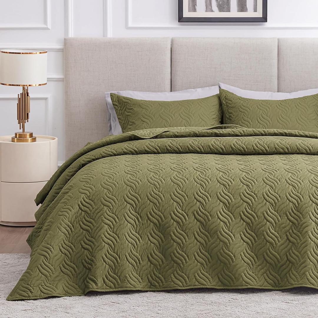 Love's cabin Quilts for Queen Bed Olive Green Bedspreads Bedding Set - Summer Lightweight Bedspread Comforter - Wave Pattern Bedding Coverlet for All Season - 3 Pieces (1 Quilt, 2 Pillow Shams)