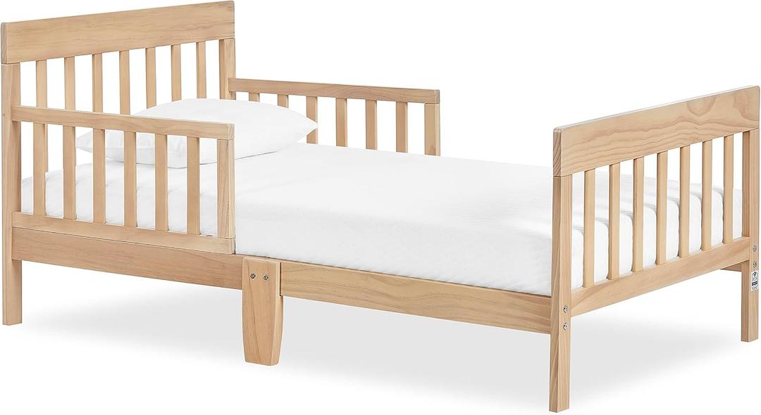 Dream On Me Finn Toddler Bed, Low Floor Wooden Bed, Side Safety Bed Rails, GREENGUARD Gold & BSA Certified, Non-Toxic Paint Finish, New Zealand Pinewood, up to 50 lbs - Vintage White Oak