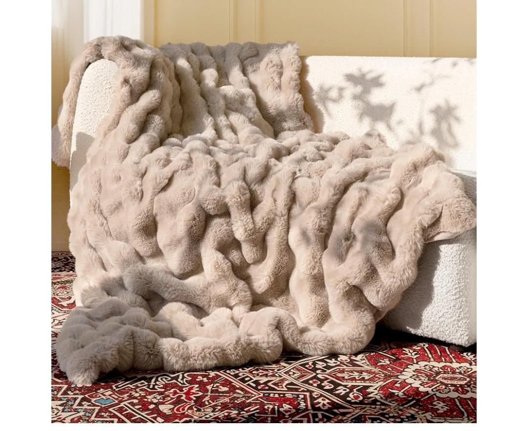 Ultra Soft Cozy Faux Fur Throw Blanket, Fuzzy Plush Thick Bubble Blanket, Oversize Luxury Fluffy Blanket for Couch, Sofa, Bedroom, and Living Room, 50x60 Inches, Light Brown