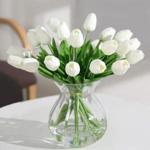 Tulips Artificial Flowers 20 Pcs White Fake Tulip Stems Real Touch PU Tulips for Easter Spring Wedding Bouquet Home Centerpiece Floral Arrangement Table Dcor