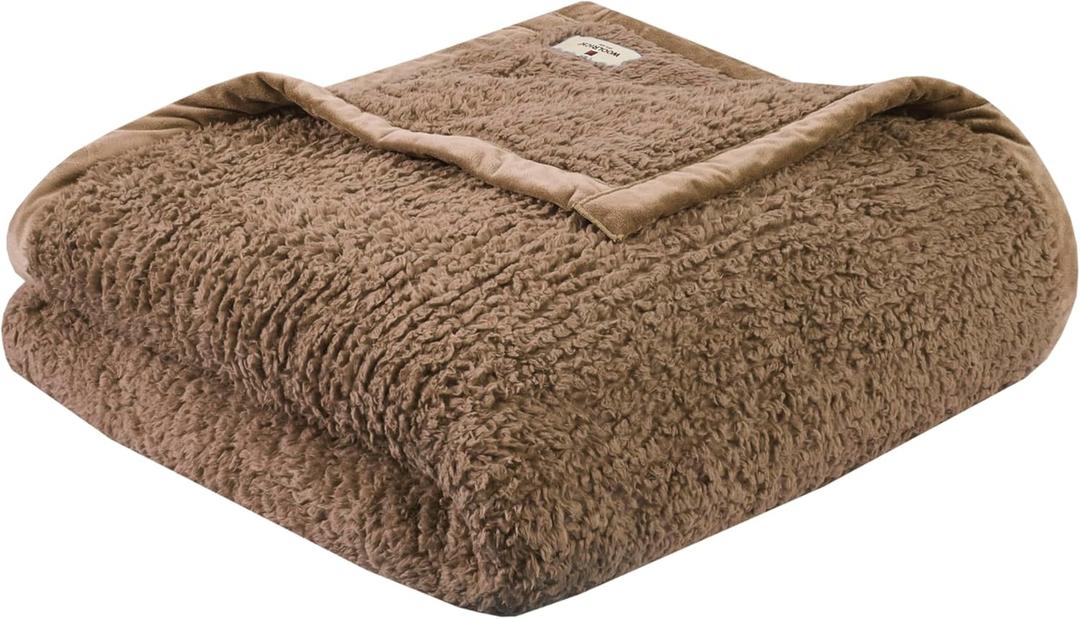 Woolrich Burlington Berber Blanket Super Soft, Cozy Lightweight Cover with Luxurious Velvet Binding, Modern Trendy All Season Bedspread Bedding-Set, Twin 66" W x 90" L Brown