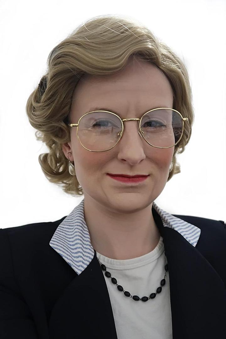 ALLAURA Compatible with Mrs Doubtfire Wig  Short Wavy Gray Old Lady Wig for Women  Funny Costume Hairpiece for Adult Cosplay, Movie Character Look, Halloween, Theatre, Retro Nanny or Granny Outfit (One Size, Brown)