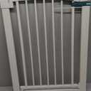 Babelio Baby Gate for Doorways and Stairs, 26''-40'' Auto Close Dog/Puppy Gate, Easy Install, Pressure Mounted, No Drilling, fits for Narrow and Wide Doorways, Safety Gate Door for Child and Pets (White)